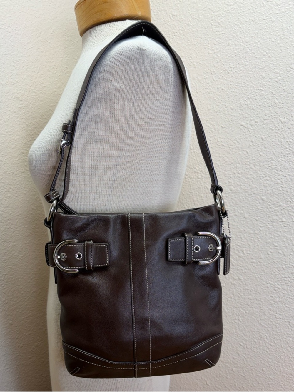 Vintage Coach Soho Slim Duffle Brown Leather Buckle Shoulder Bag Y2K 1453 - Picture 2 of 13